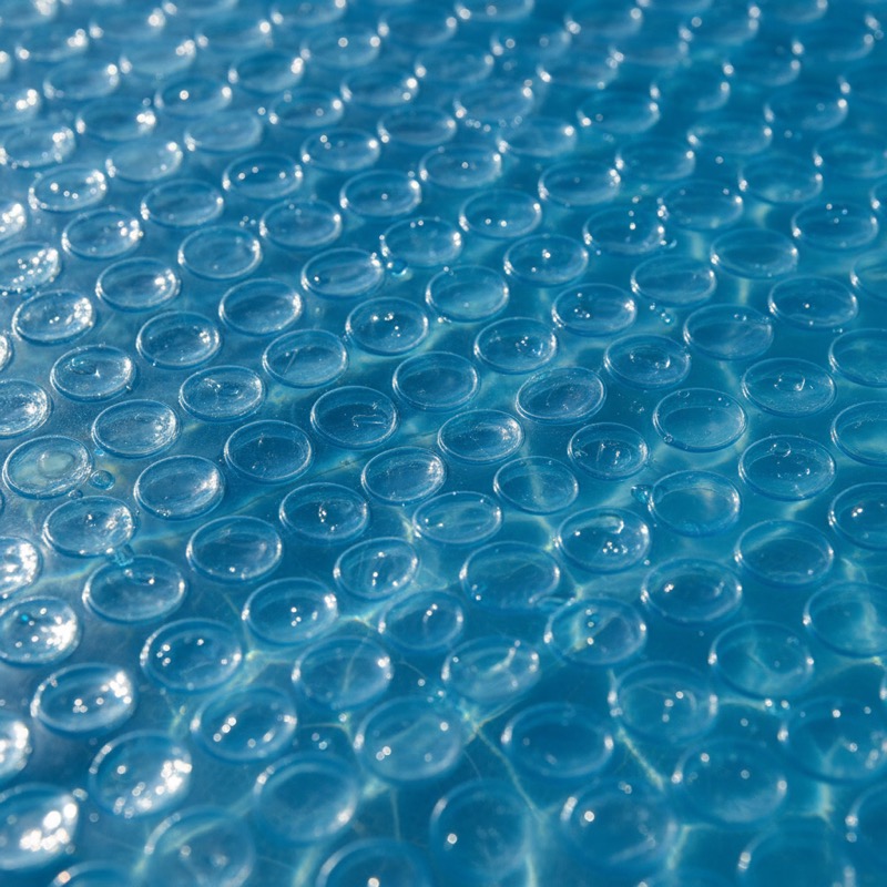 Comment choisir une bâche à bulles pour sa piscine ?