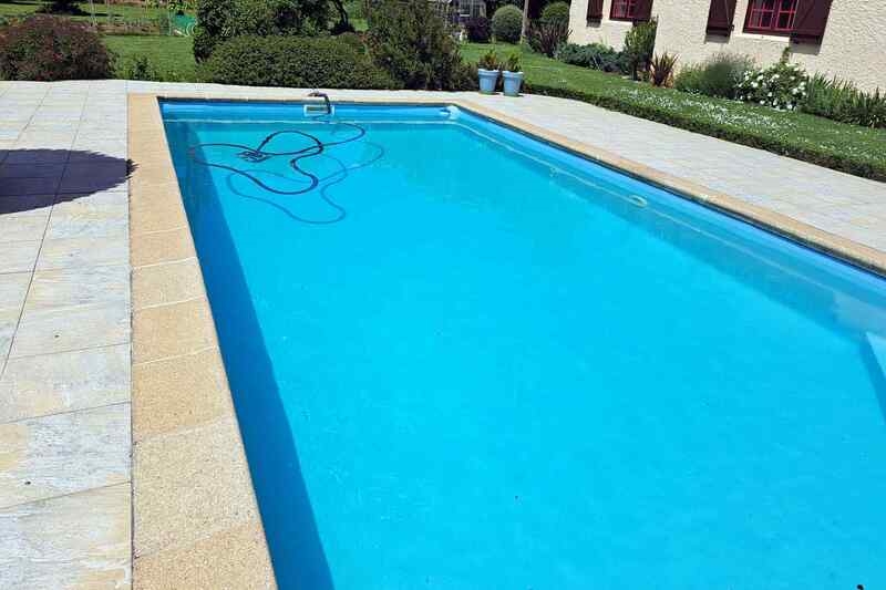 piscine rectangulaire, liner sur mesure verni bleu pâle